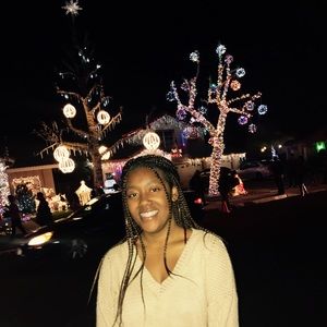 Meet your Posher, Nia